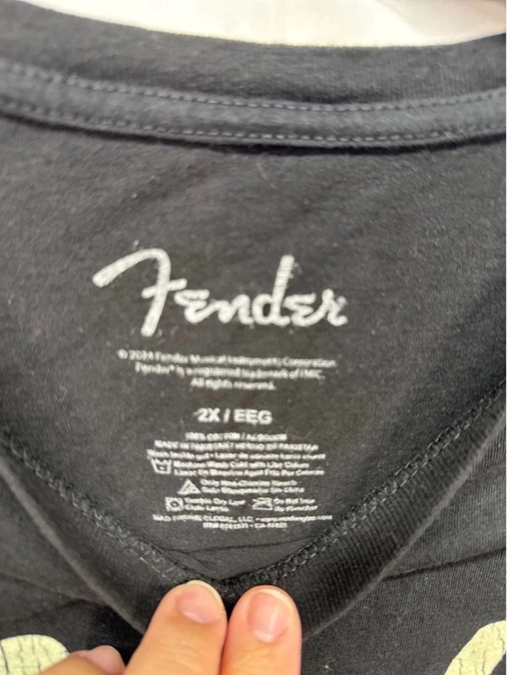 Fender - Picture 2 of 3